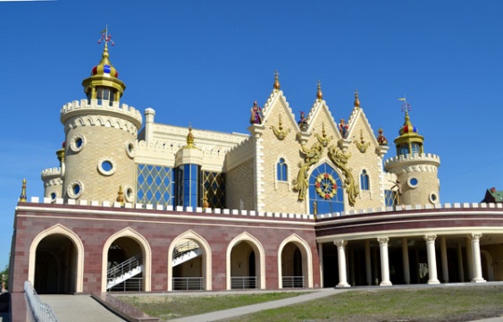 Здание Татарского государственного театра кукол «Экият» на ул. Петербургская